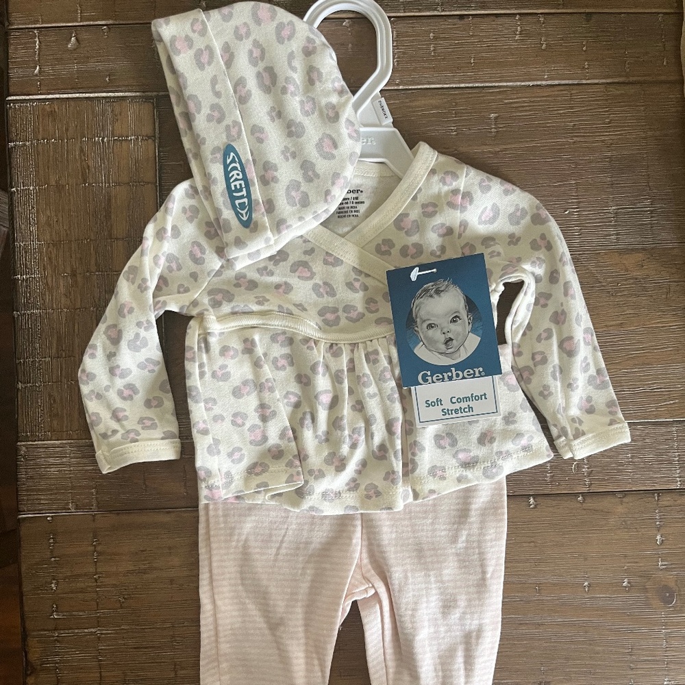 Bundle- Outfit & Burp Cloths NWT newborn baby girl